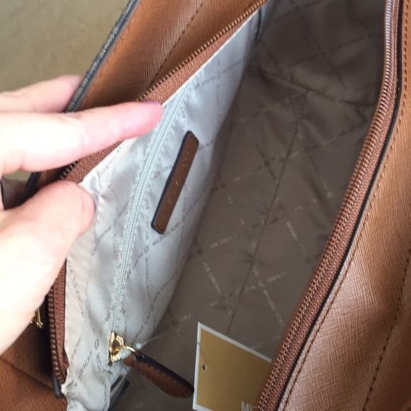 Michael Kors Jet Set Logo Tote Bag - Picture 8 of 8